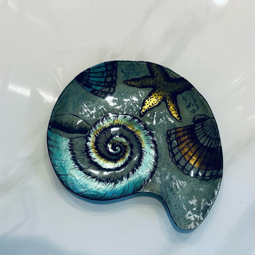 AngelStar Cozenza Collection Hand-Painted Decorative Plate.